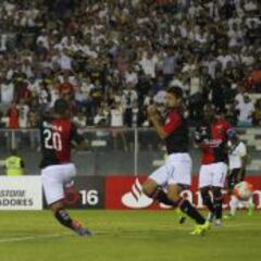 Colo Colo resuelve un partido cerrado gracias a Paredes