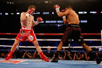 Las fotos más espectaculares del brutal KO de Canelo a Amir Khan