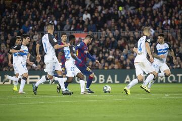 Leo Messi marca el tercer tanto del encuentro para el conjunto blaugrana con un potente disparo desde fuera del área. 