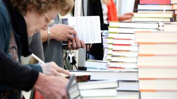 Con la llegada de Sant Jordi, Barcelona se llenade libros y autores dispuestos a firmar sus ejemplares.