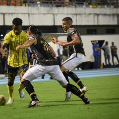 Alianza remonta ante Águilas y es líder del cuadrangular A