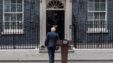 LONDON, UNITED KINGDOM - JULY 07: British Prime Minister Boris Johnson gives a statement outside 10 Downing Street announcing his resignation as the leader of the Conservative Party as he intends to stay on as caretaker Prime Minister until a new leader is elected in autumn in London, United Kingdom on July 07, 2022. (Photo by Wiktor Szymanowicz/Anadolu Agency via Getty Images)