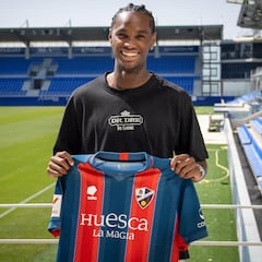 Oficial: Balboa, cedido en el Huesca hasta final de temporada