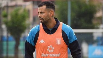 Edwin Cardona, volante de Racing, podr&iacute;a estar listo para el partido ante River Plate, el pr&oacute;ximo domingo. El colombiano ya habr&iacute;a superado su molestia