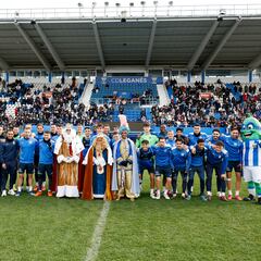 ‘Legamanía’ por el líder en un festivo entreno a puerta abierta