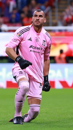 Nahuel Guzman of Tigres during the 1st round match between Guadalajara and Tigres UANL as part of the Liga BBVA MX, Torneo Apertura 2025 at Akron Stadium, on September 17, 2025 in Guadalajara, Jalisco, Mexico.