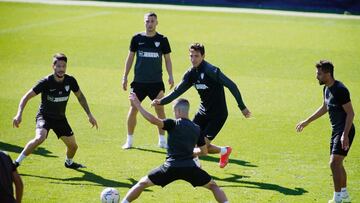 Scepovic durante un rondo.