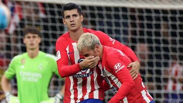 Soccer Football - LaLiga - Atletico Madrid v Real Madrid - Metropolitano, Madrid, Spain - September 24, 2023 Atletico Madrid's Alvaro Morata celebrates scoring their third goal with Antoine Griezmann REUTERS/Isabel Infantes