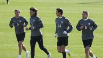 ENTRENAMIENTO DEL MALAGA ; SAVIOLA , DEMICHELIS , ROQUE SANTA CRUZ Y TOULALAN.