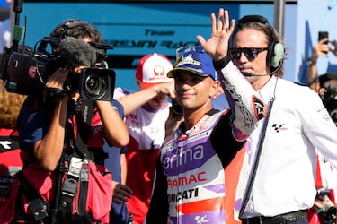 Misano Adriatico (Italy), 09/09/2023.- Jorge Martin of Spain and Prima Pramac Racing celebrate the victory of Sprint Race of the MotoGP of San Marino and Riviera di Rimini at Marco Simoncelli Circuit, Misano Adriatico, Italy, 09 September 2023. I (Motociclismo, Ciclismo, Italia, España) EFE/EPA/DANILO DI GIOVANNI
