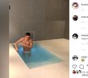 El mal rato de Lucas Vázquez en la piscina de agua fría