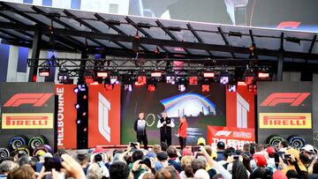 La F1 baja a la tierra ante miles de aficionados en Melbourne