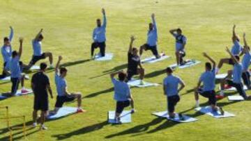 Los rojiblancos disponibles estuvieron ayer realizando trabajo físico junto al Profe Ortega para preparar el derbi.