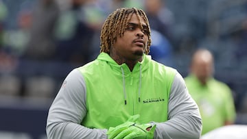 Byron Murphy II #91 of the Seattle Seahawks warms