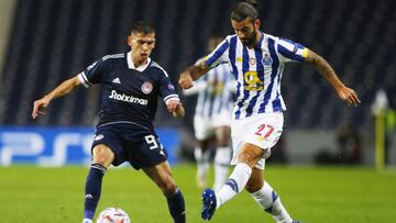 Pepe, figura del Oporto ante un Olympiacos que mereci¨® m¨¢s