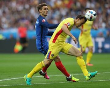 Antoine Griezmann y Vlad Chiriches.