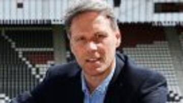 Van Basten dimite como técnico del AZ Alkmaar por estrés