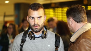 27/02/19 PREVIA PARTIDO SEMIFINAL COPA EL REY VUELTA VALENCIA - BETIS 
 LLEGADA VIAJE HOTEL TRAJE OFICIAL 
 JESE