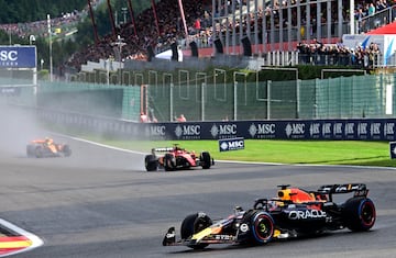 Max Verstappen durante la carrera al esprint en el circuito de Spa-Francorchamps.