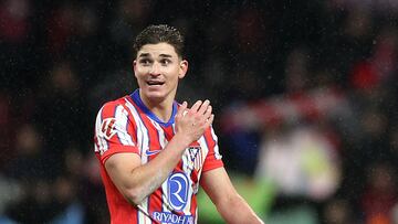 Julián Alvarez celebra un gol con el Atlético.