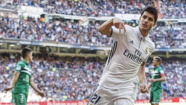 Real Madrid's Morata sends a message to Zinedine Zidane