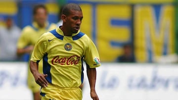 Si de estrellas hablamos, Djalminha llegó a Coapa en 2004 con mucha expectación, de hecho marcó un gol en su debut con las Águilas. Su legado fue el dejar los autos de lujo para los refuerzos ‘bomba’. 