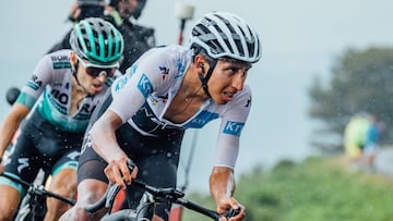 Egan Bernal durante una etapa de monta&ntilde;a del Tour de Francia 2019.