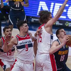 Bertans aniquila a los Nuggets