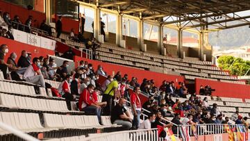 Las aficiones del Hospi y del Llagostera, en el Ol&iacute;mpic de Terrassa con ocasi&oacute;n de la final de Copa Catalunya.