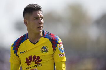 El joven mexicano fue una de las principales revelaciones del fútbol mexicano un semestre atrás. Sin embargo, fue relegado al banquillo debido a la llegada de Emmanuel Aguilera a la defensa, la recuperación de Paul Aguilar y el nivel de Guido Rodríguez. 

