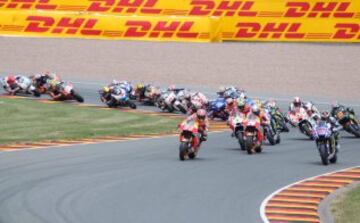 Jorge Lorenzo, Dani Pedrosa y Marc Márquez lideran el comienzo de la carrera de Sachsenring.