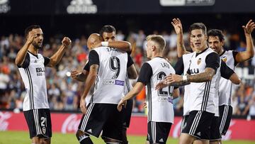 El Valencia celebra su victoria ante el Málaga.