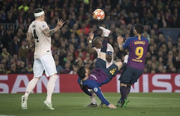 Leo Messi realizó un espectacular remate de chilena.