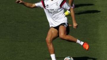 DEFINIDO. El delantero portugués lució musculatura en el entrenamiento de ayer en Valdebebas.