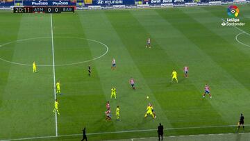 Alucinante es poco: El túnel aéreo de Messi a Filipe Luis