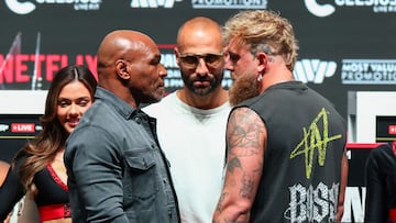IRVING, TEXAS - NOVEMBER 13: Jake Paul and Mike Tyson pose after the final press conference for their upcoming heavyweight fight at Toyota Music Factory on November 13, 2024 in Irving, Texas. Ed Mulholland/Getty Images/AFP (Photo by Ed Mulholland / GETTY IMAGES NORTH AMERICA / Getty Images via AFP)