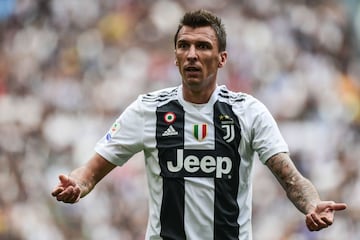 Juventus' Croatian forward Mario Mandzukic reacts during the Italian Serie A football match Juventus vs Sassuolo on September 16, 2018 at the Juventus stadium in Turin.