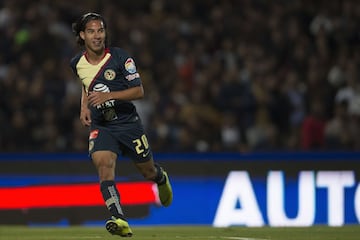 El canterano americanista tenía apenas 15 años y aún no pasaba por el radar del primer equipo azulcrema cuando el Real Madrid había sido eliminado por la Juventus en las semifinales de la Champions League 2014-15. El debut de Lainez con América se dio hasta marzo de 2017, cuando el conjunto blanco estaba camino a ser bicampeón de Europa. En el lapso del tricampeonato merengue, el mexicano salió campeón con las Águilas y emigró al Betis.