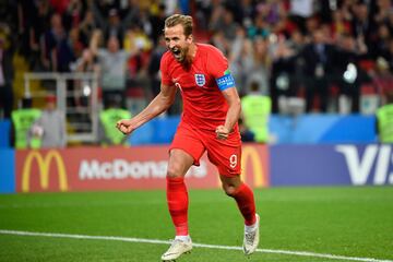 0-1. Harry Kane celebró el primer gol marcado de penalti.