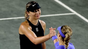 CHARLESTON, SOUTH CAROLINA - APRIL 02: Paula Badosa of Spain congratulates Anna Kalinskaya after their match during the Credit One Charleston Open at Credit One Stadium on April 2, 2026 in Charleston, South Carolina. Matthew Stockman/Getty Images/AFP (Photo by MATTHEW STOCKMAN / GETTY IMAGES NORTH AMERICA / Getty Images via AFP)