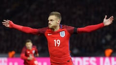 Vardy hopes England exploits help Leicester title bid