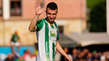 Íñigo Vicente, sonriente durante el amistoso en el Athletic