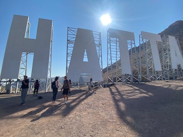 Como si de Hollywood se tratara, en Hatta Dam también tienen sus letras iguales.