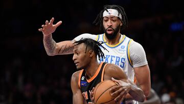 Los Knicks enfr¨ªan los ¨¢nimos de los Lakers gan¨¢ndoles en su casa
