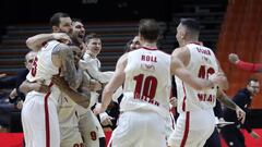 El Armani Mil&aacute;n celebrando el triunfo ante el Valencia Basket