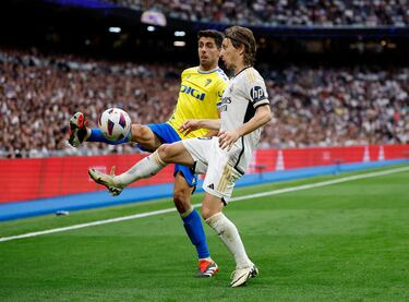 Rubén Sobrino, dos años más con el Cádiz