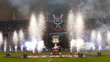 15/01/23 Final de la Supercopa de España 2023 Real Madrid - FC Barcelona PANORAMICA KING FAHD COPA TROFEO FUEGOS ARTIFICIALES CEREMONIA 
SOLO USO EDITORIAL, SOLO DISPONIBLE PARA ILUSTRAR LA NOTICIA QUE ACOMPAÑA (CRÉDITO OBLIGATORIO)
FOTO RFEF 
