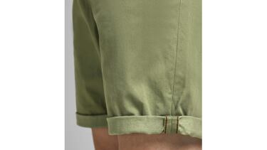 Este pantalón corto de algodón y en 15 colores es el básico que no puede faltar este verano en tu armario