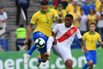 Thiago Silva y Jefferson Farfan 