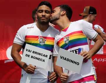 En la ciudad brasileña de São Paulo se ha celebrado la Champions LiGay, una competición donde todos sus integrantes son homosexuales y que tiene como objetivo final acabar con la discriminación en el fútbol. 